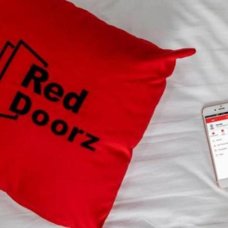 Reddoorz Near Seasons City Mall Giacarta Esterno foto